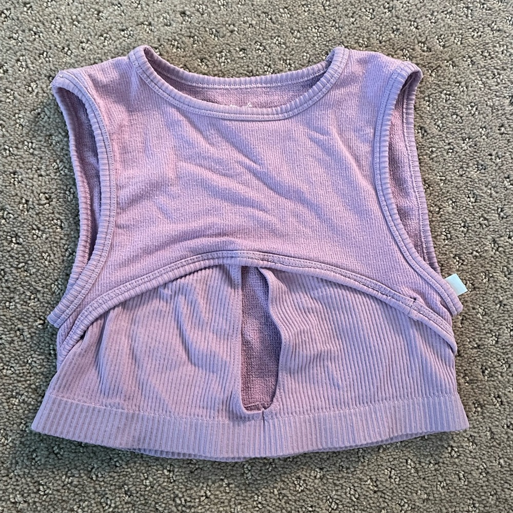 purple cropped top